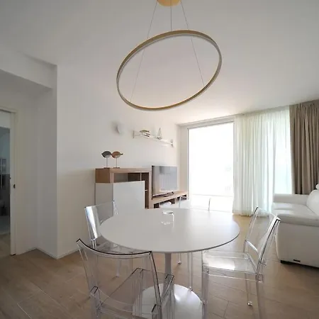 Blu Homes, Luxury